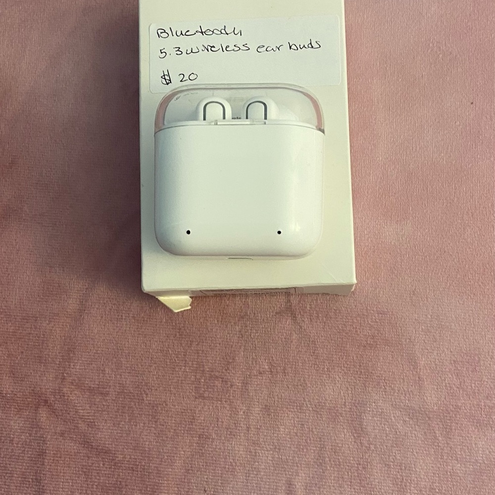 White Wireless Earbuds